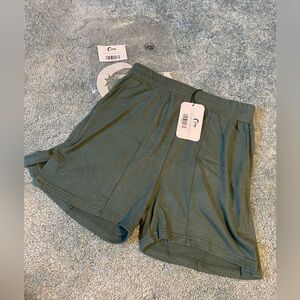 NWT Zyia Fern Boyfriend Poise Shorts